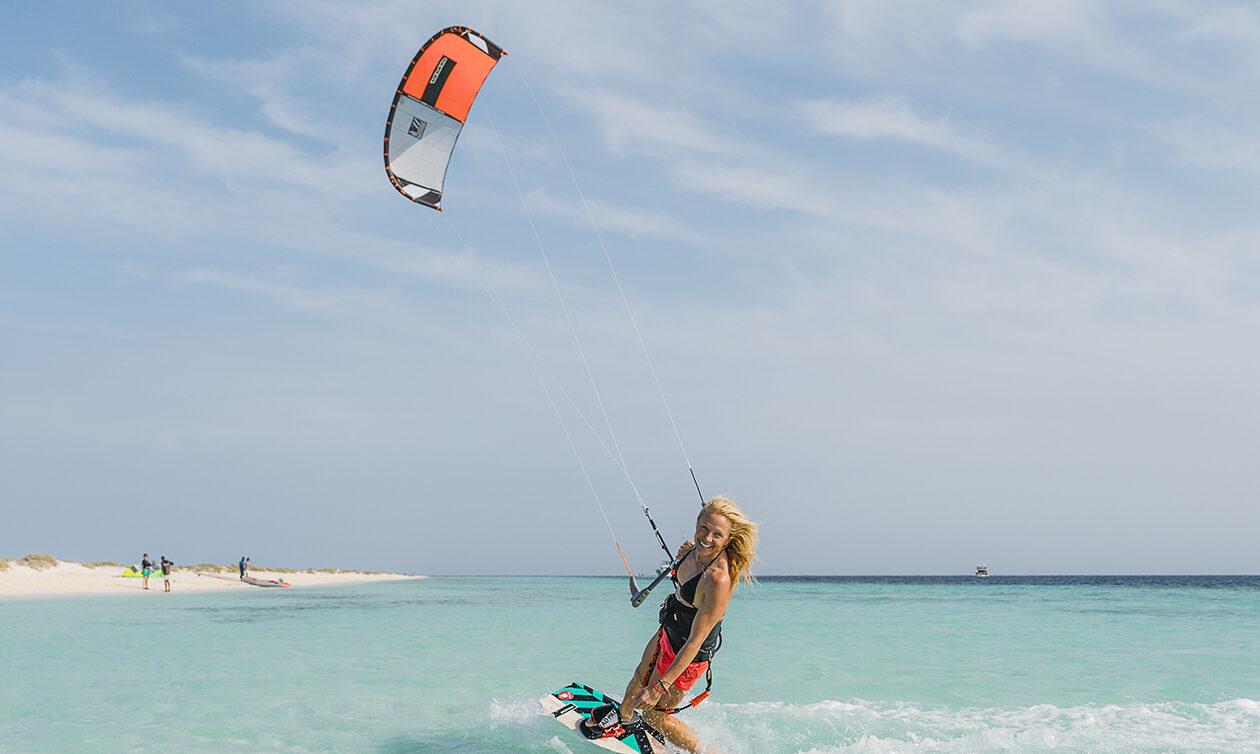 TheKiteMag 56 Chasing Sunrays RRD Kari Schibevaag Lone Helle and Mahmoud Hassan 2 1260x754 - The Mission: Chasing Sunrays