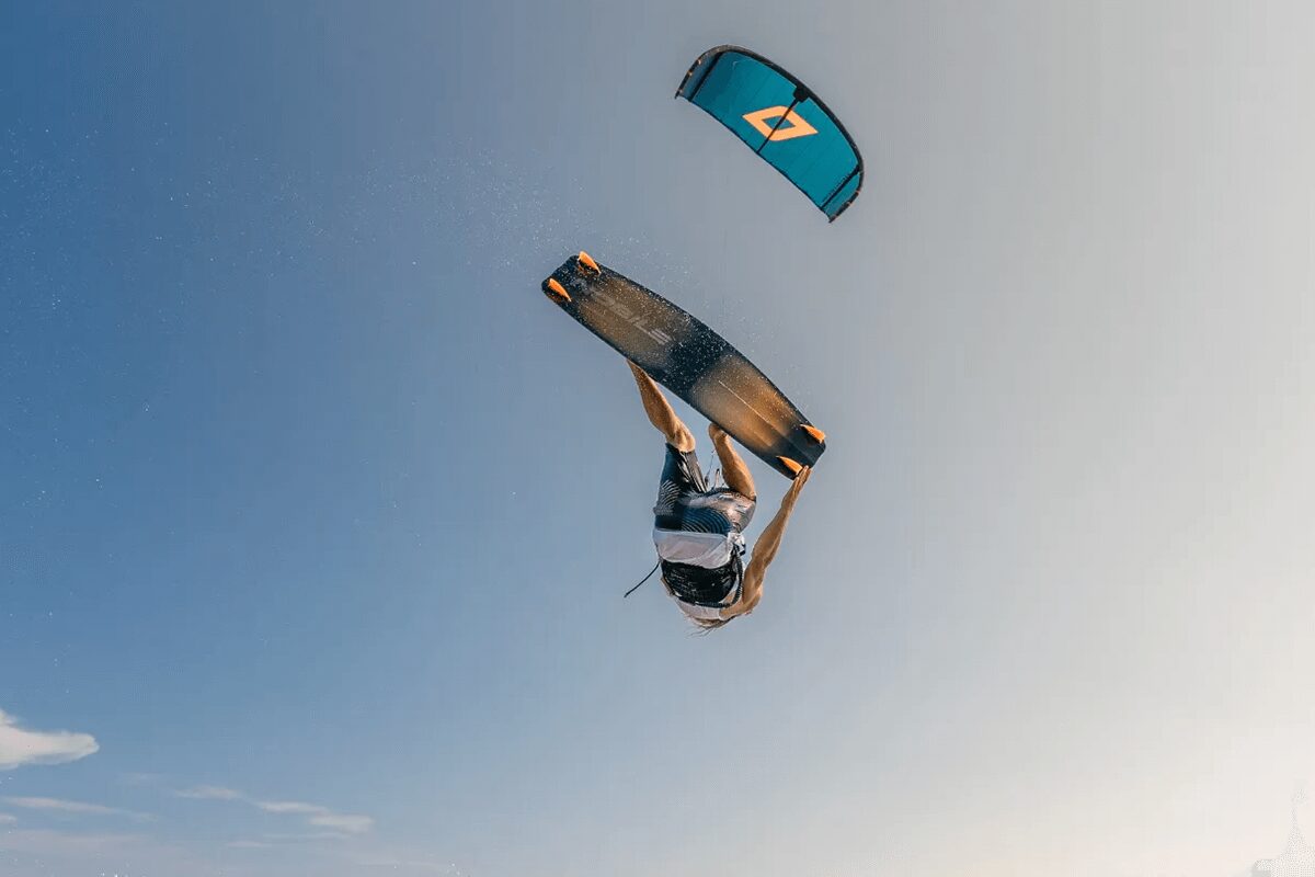 f1 1 - Nobile Kiteboarding: Kite the Horizon